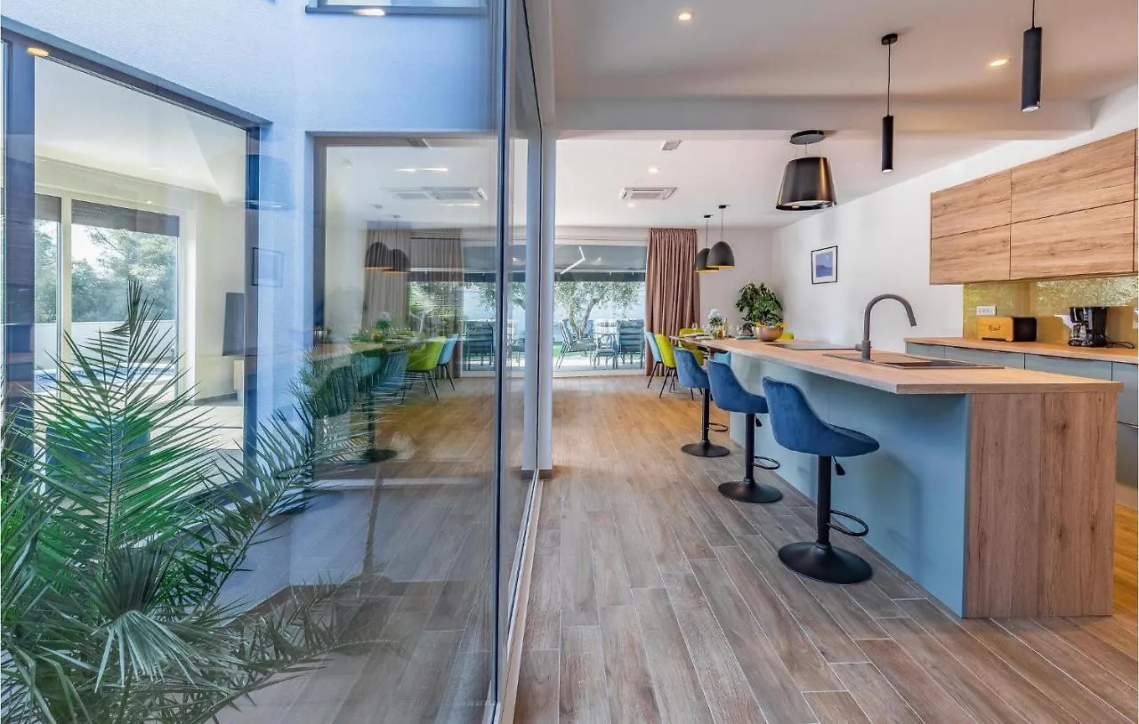 Holiday home Beautiful Home In Porec With Kitchen