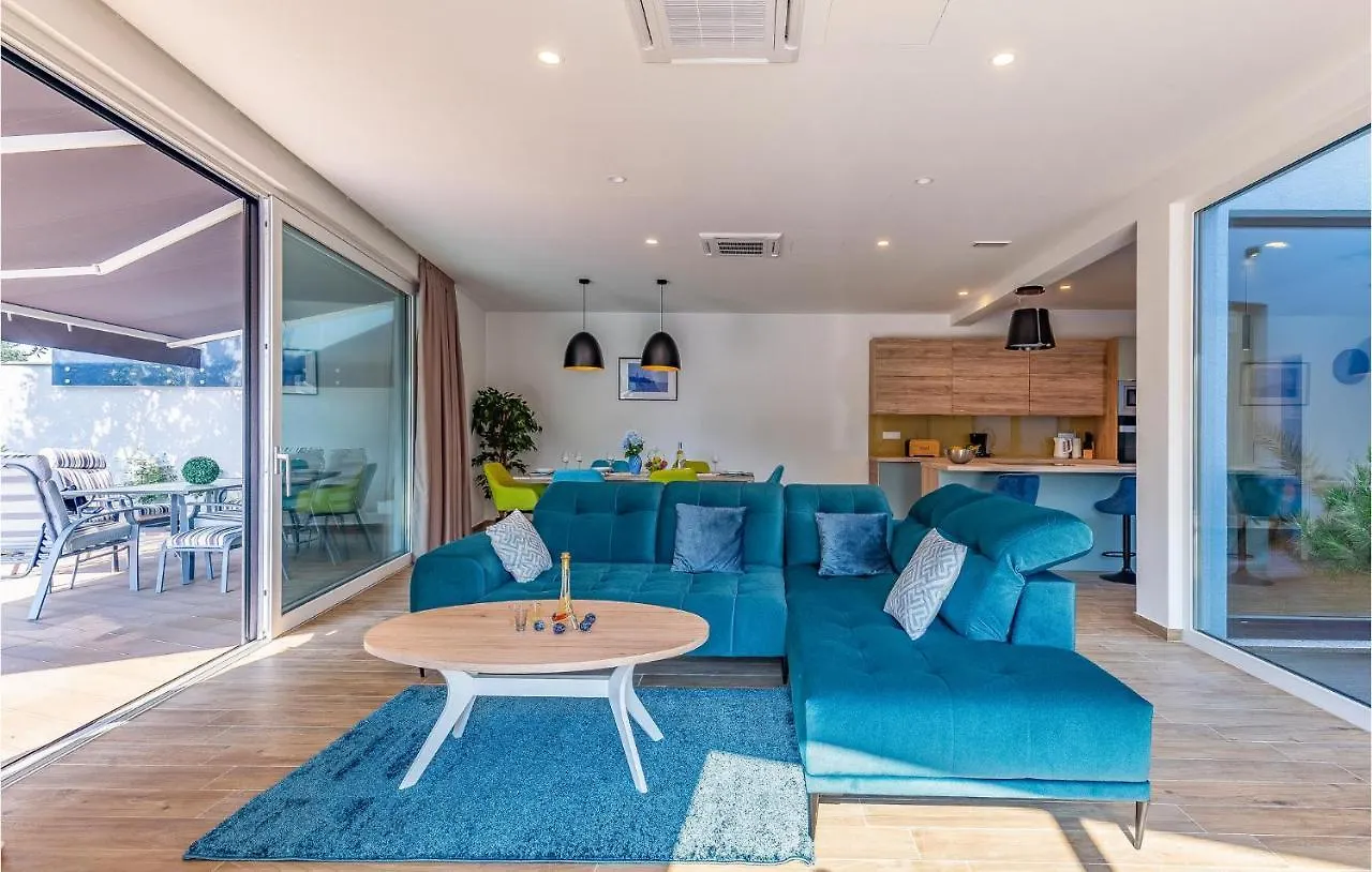 Beautiful Home In Porec With Kitchen Holiday home